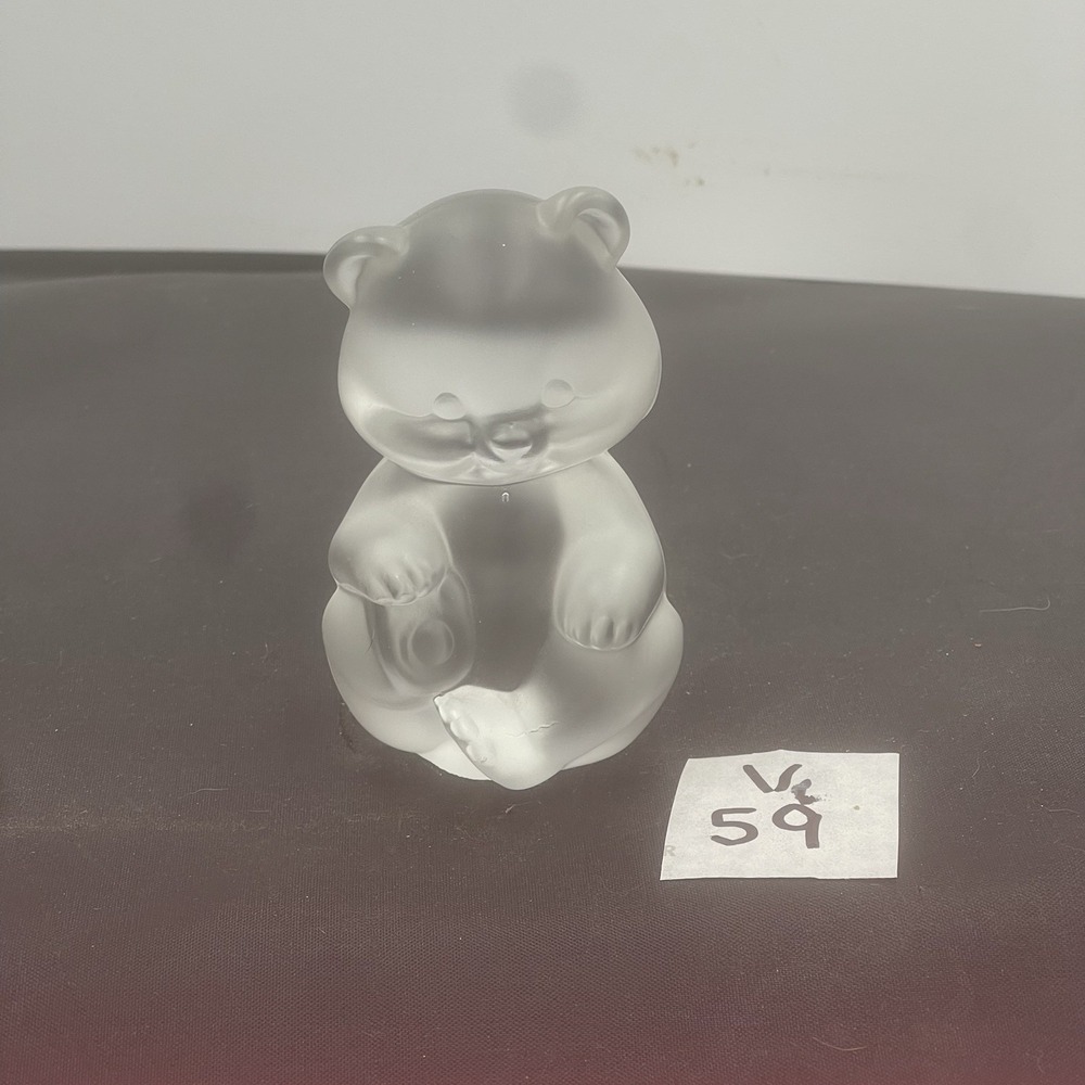 Opaque/ Frosted  vintage‎ Fenton glass Sitting Bear3.5"